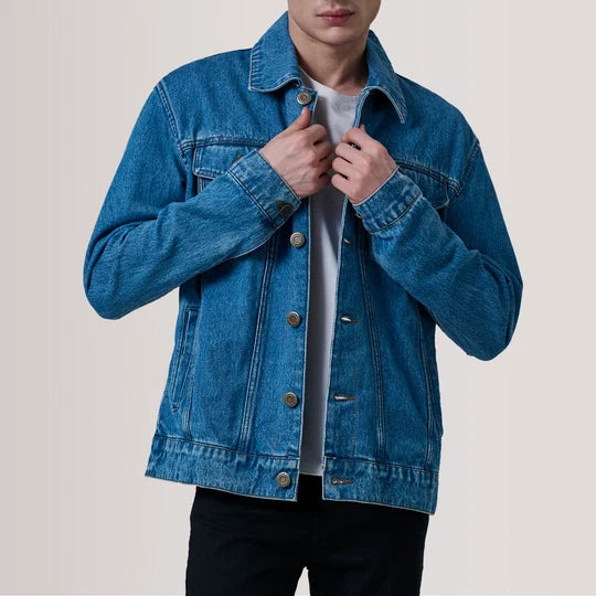 Men's classic blue casual denim trucker jacket with chest pockets